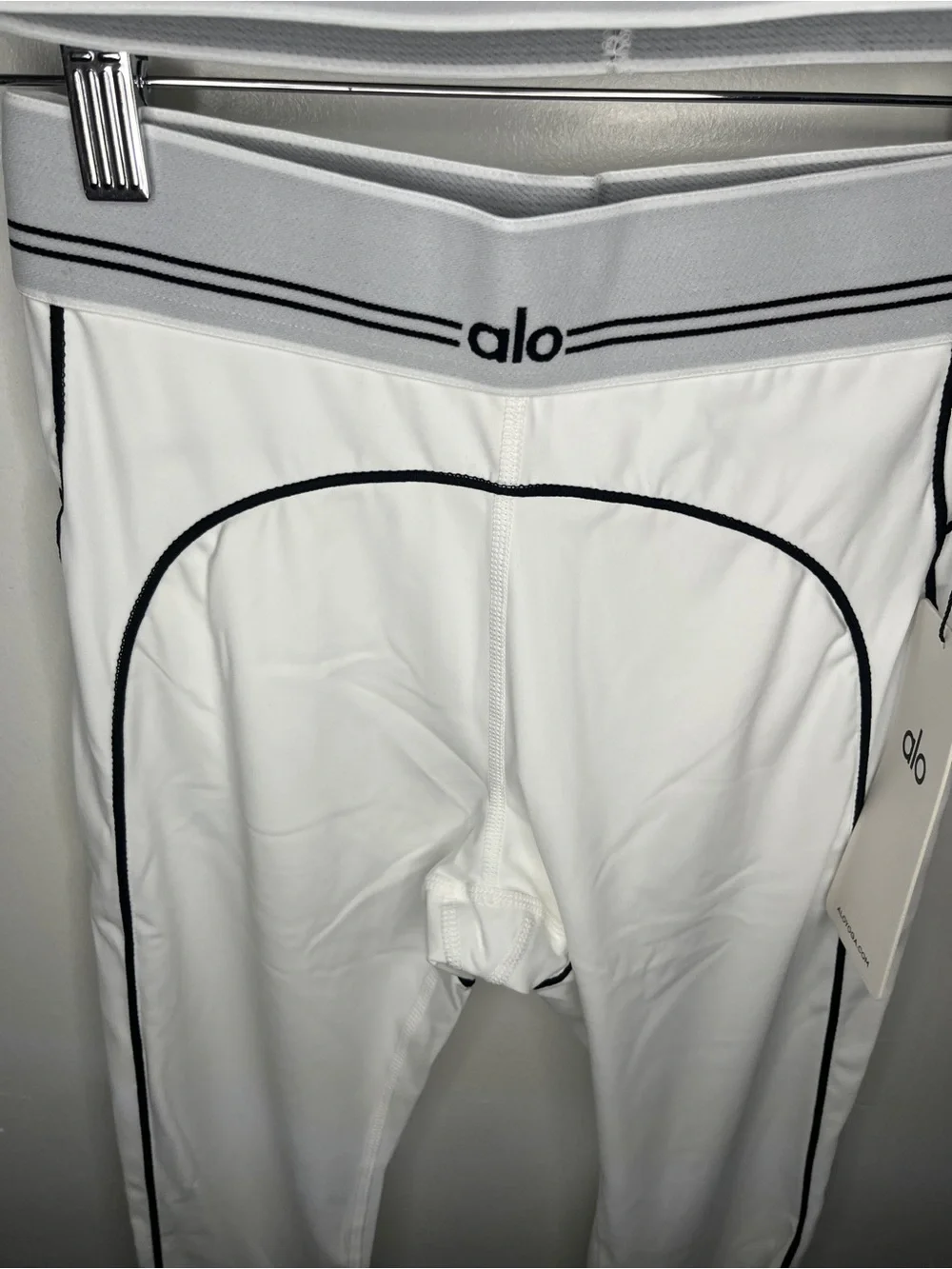 Alo Yoga NWT 2 Piece Set White Black Piping Sports Bra & Leggings